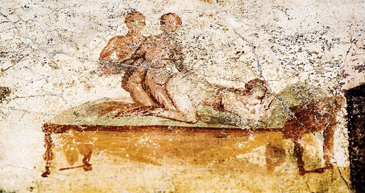 poliamore e threesome per i romani